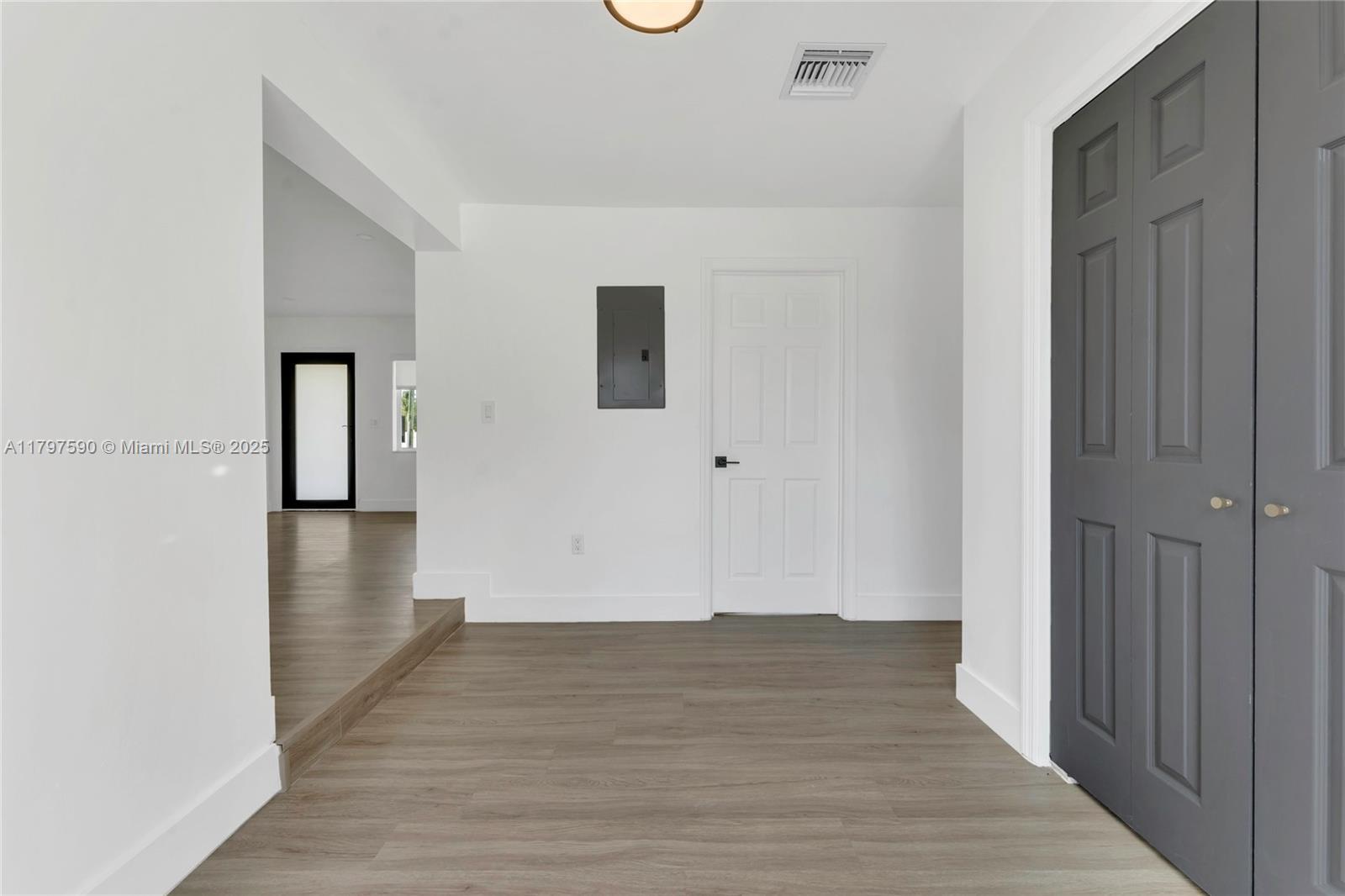 Building Photo - 6535 Miramar Pky