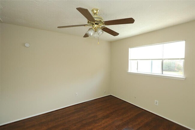 Building Photo - 6573 S Briar Bayou Dr