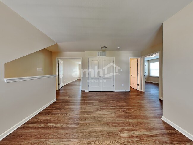 Building Photo - 105 Habersham Ct