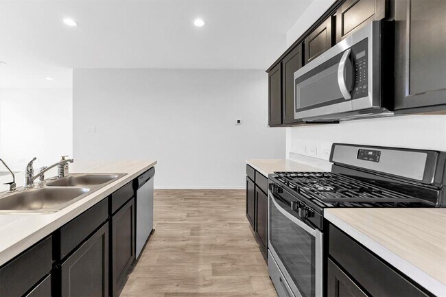 Building Photo - 20818 Marigold Meadows St
