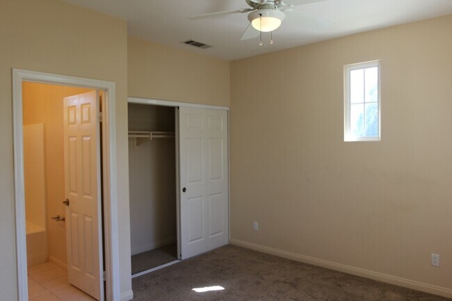 Building Photo - 6120 Paseo Valiente