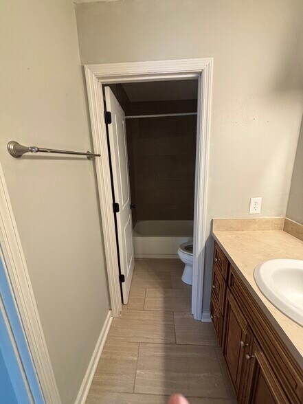 Building Photo - 3004 Ironwood Dr