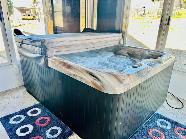 Building Photo - 5472 Riverchase Dr