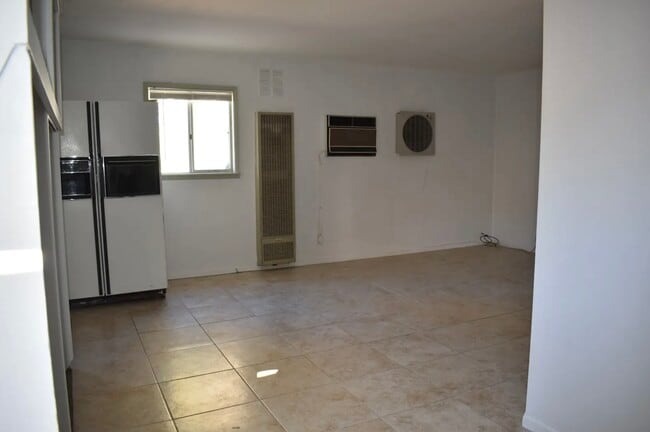 Building Photo - 56202 Taos Trl