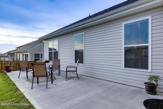 Building Photo - 16982 Green Crest Ln