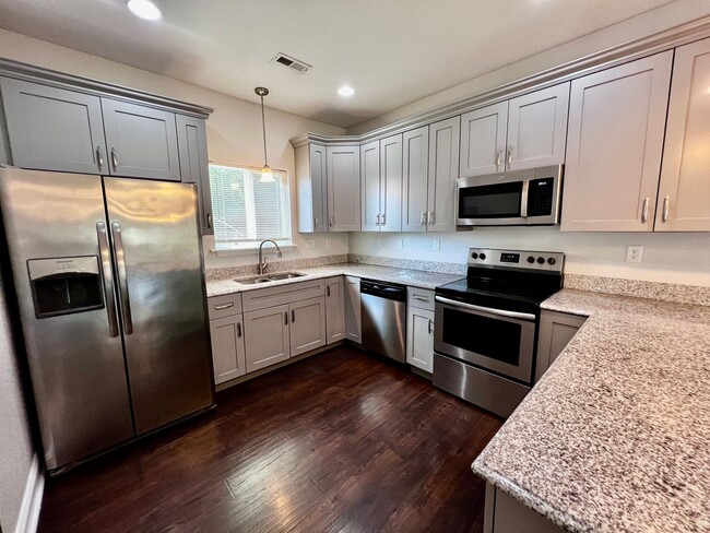 Building Photo - Gorgeous 4 bedroom 3 bath new construction...