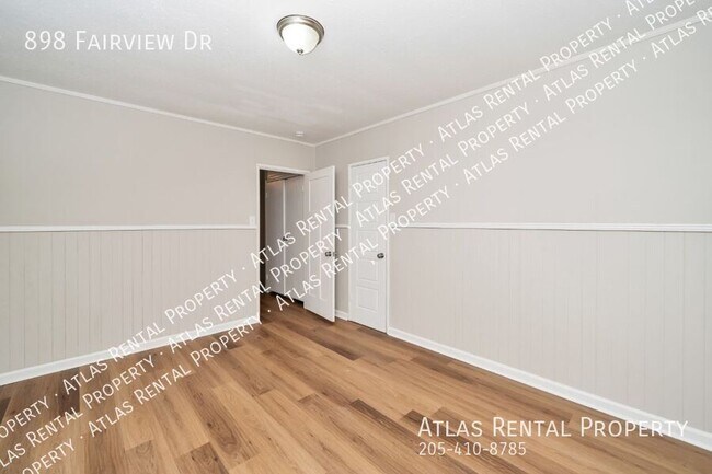 Building Photo - 898 Fairview Dr NE