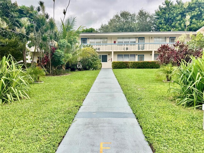 Building Photo - 120 Tilford F