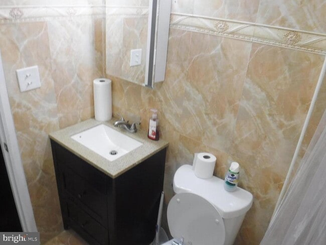 Building Photo - 540 George St