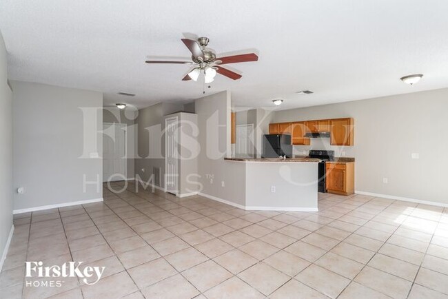 Building Photo - 1225 Schumann Dr
