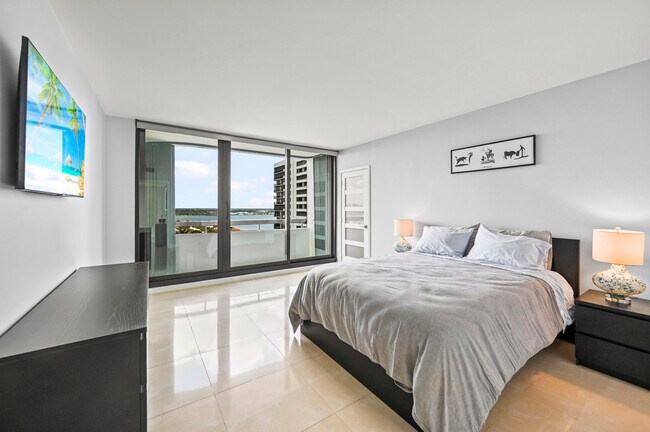 Building Photo - 4000 N Ocean Dr