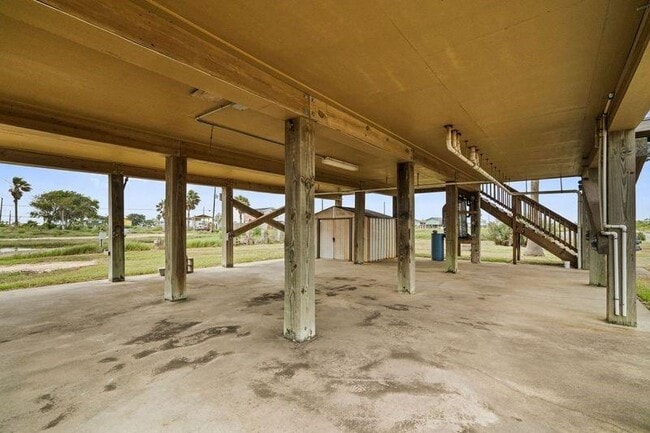 Building Photo - 3702 Hwy 6