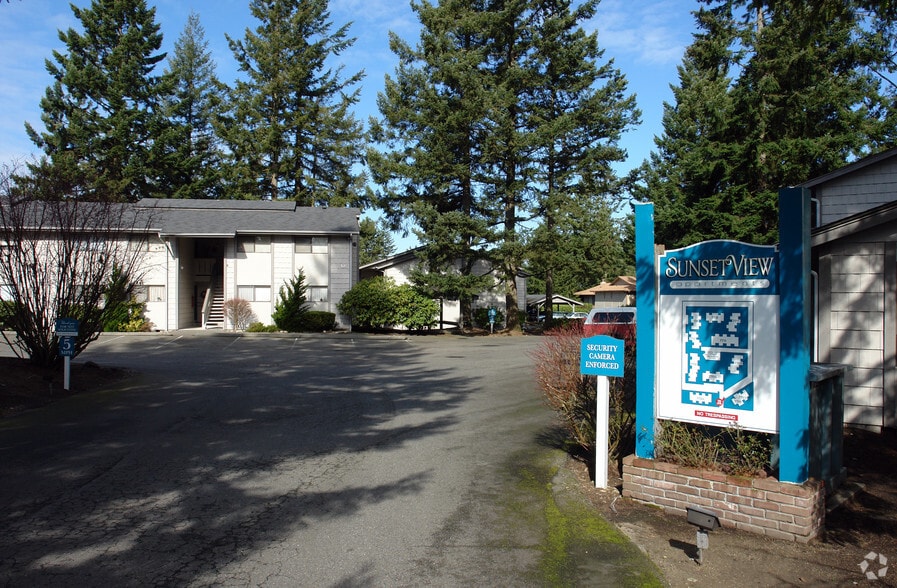 Primary Photo - Sunset View Apartments - 55+ Community