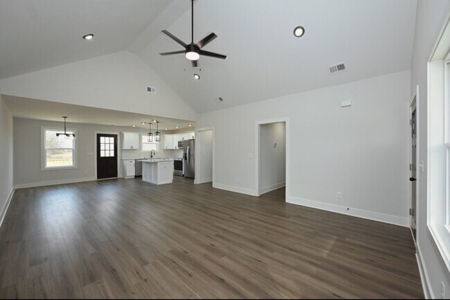Building Photo - 1609 Elizabeth Rd