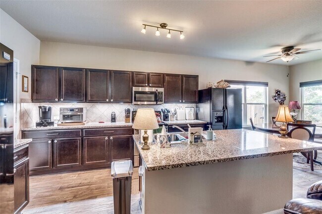 Building Photo - 6316 Diamondleaf Bend