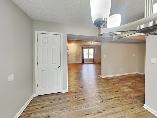 Building Photo - 11106 Waterfield Ln