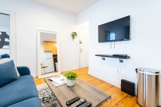 Building Photo - 350 E 19th St