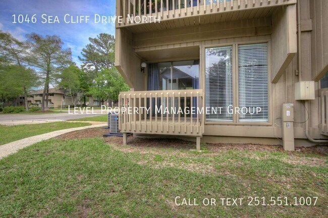 Building Photo - 1046 Sea Cliff Dr N