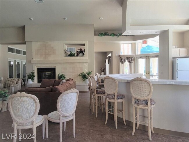 Building Photo - VERY DESIRABLE GREEN VALLEY 1st FLOOR UNIT...