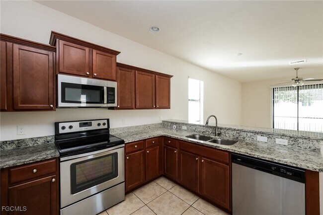 Building Photo - 1631 SW 25th Ln