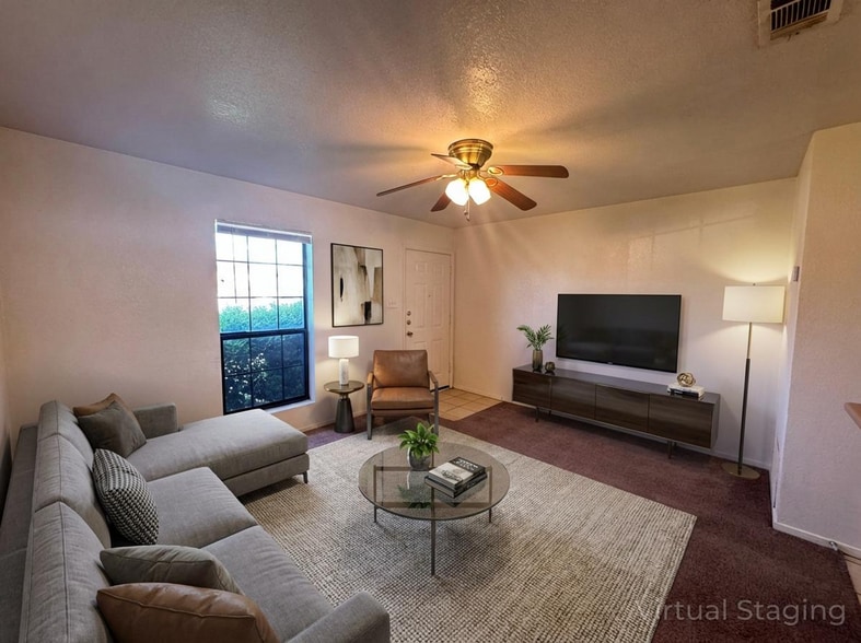 Building Photo - 1104 Leslie Cir