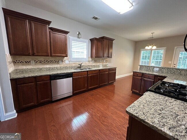 Building Photo - 765 Scenic Creek Dr SW