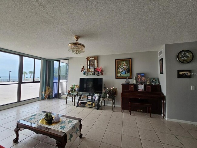 Building Photo - 7100 Sunshine Skyway Ln S