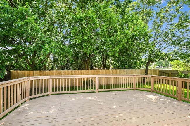 Building Photo - 104 Windmill Cir