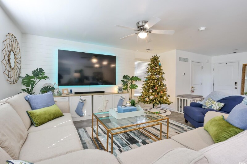 Building Photo - 843 67th Ave N