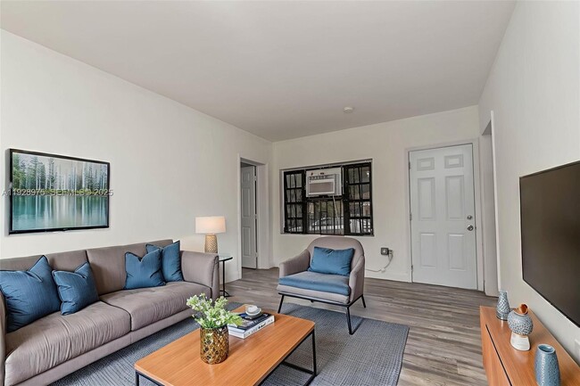 Building Photo - 259 NE 56th St