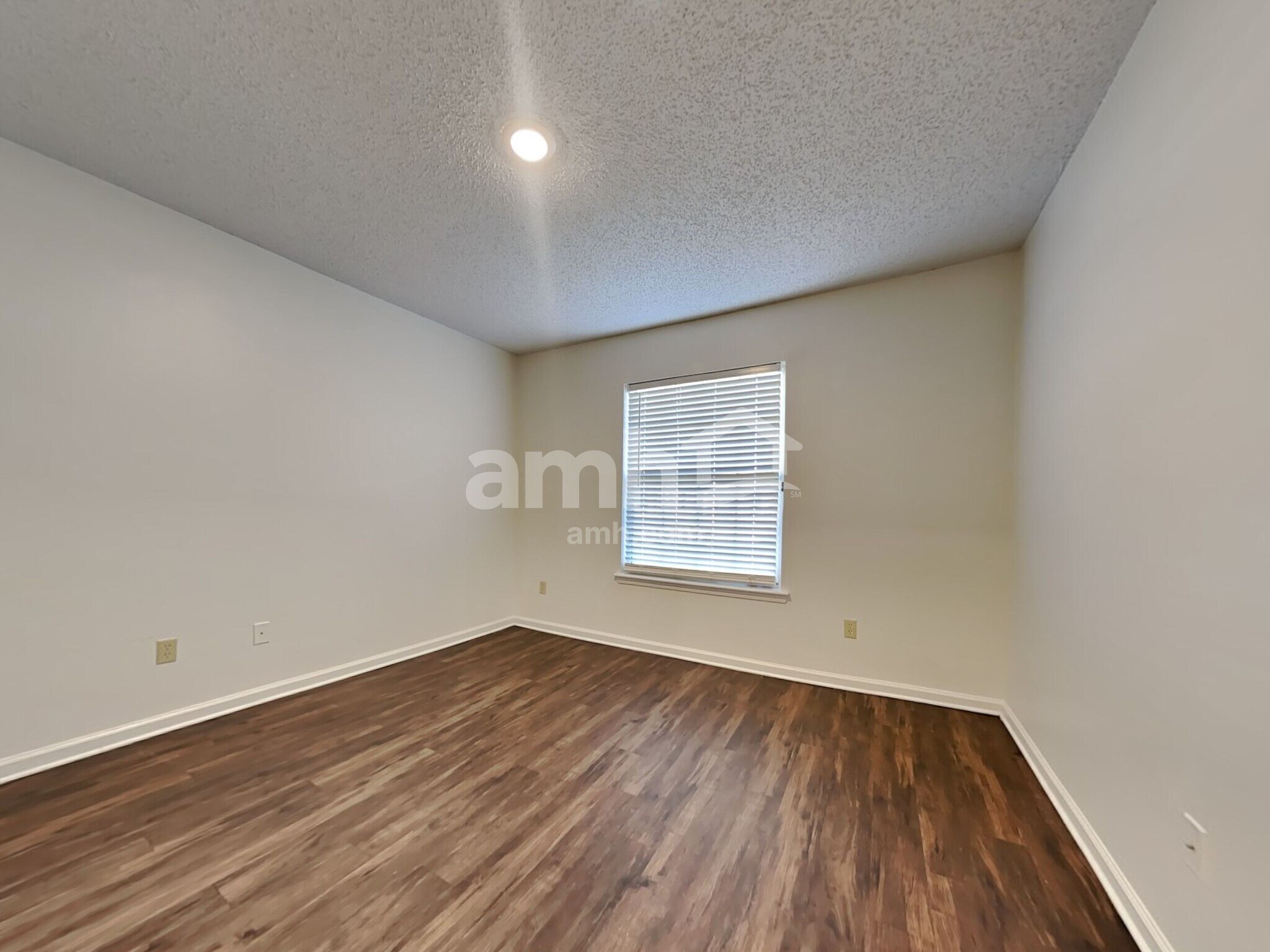 Building Photo - 7804 Spring Branch Dr S