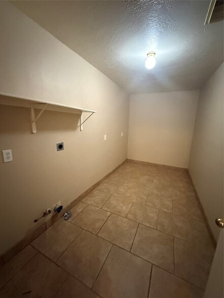 Building Photo - 19918 Rising Star Dr