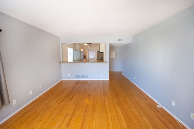 Building Photo - 4646-48 Louisiana St