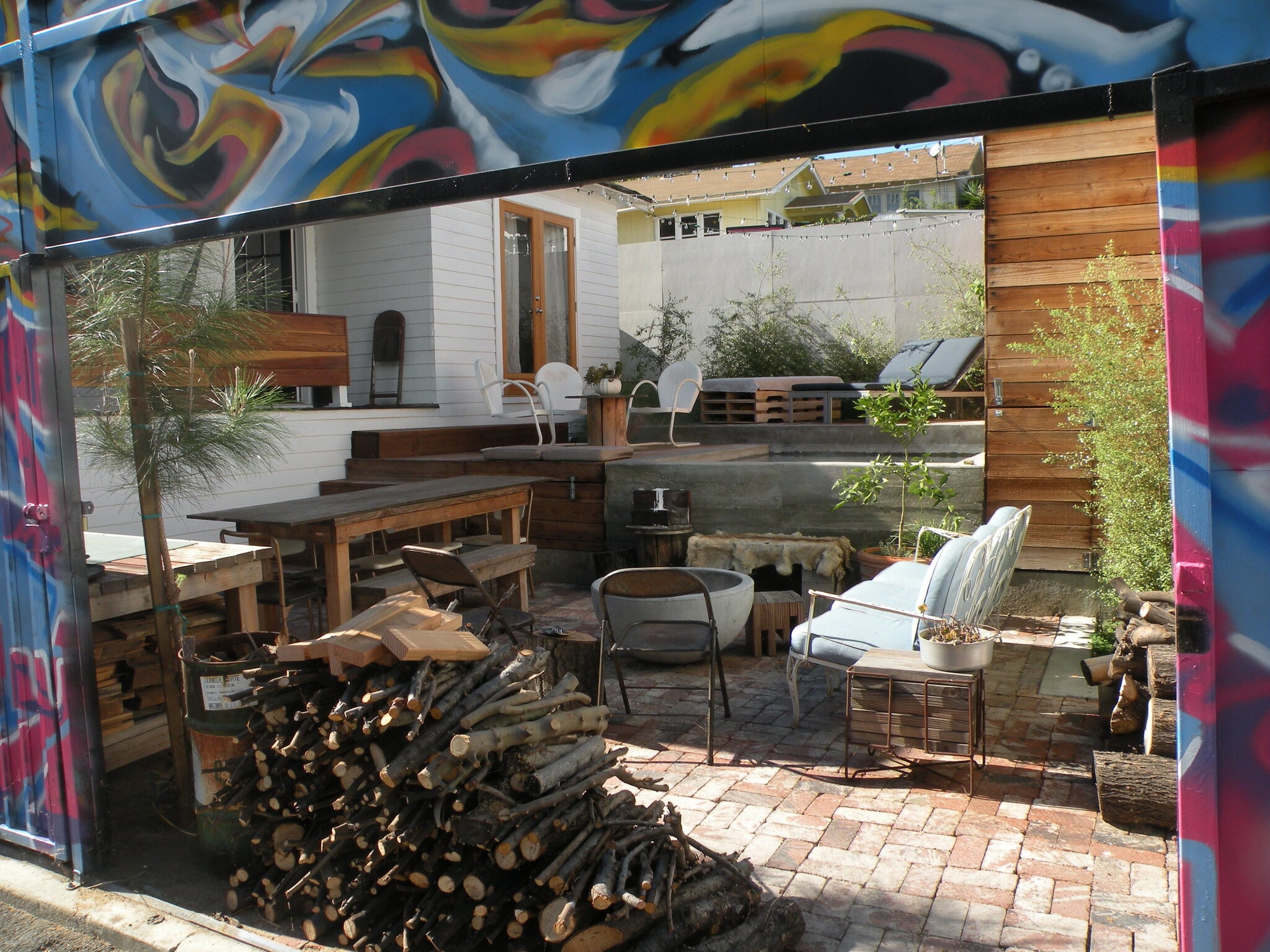 Building Photo - 2112 Santa Ynez St