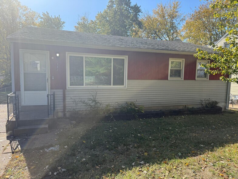 Primary Photo - 242 Sadonia Ave