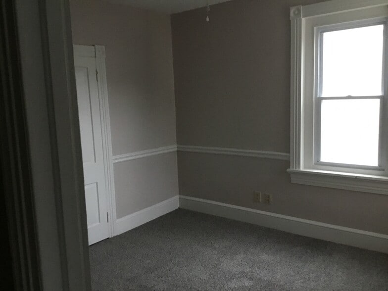 Building Photo - 275 Fayette St