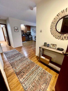 Building Photo - 3055 N Sheffield Ave