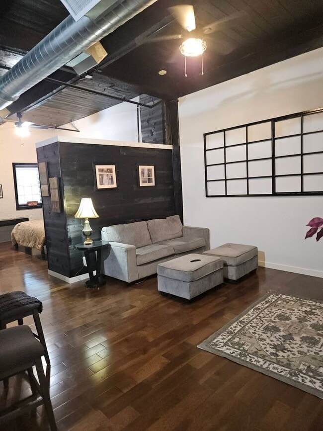 Primary Photo - Live and work in Downtown Bristol