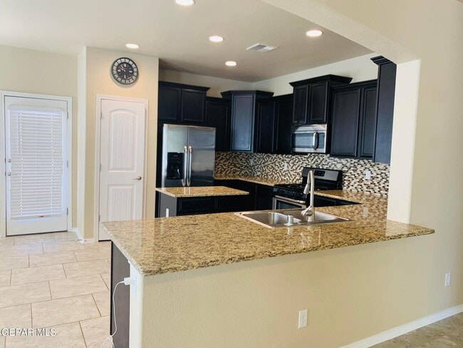 Building Photo - 3837 Loma Cristobal