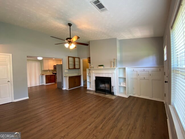 Building Photo - 318 Wood Ridge