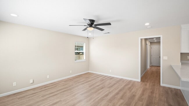 Building Photo - For Rent: Beautifully Updated 3-Bedroom Ho...