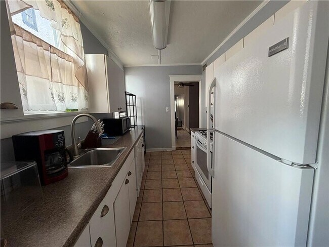 Building Photo - 7810 Spruce St