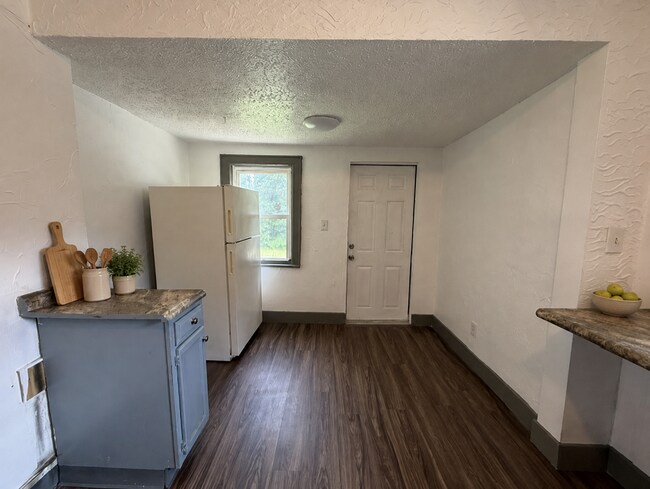 Building Photo - 674 Hudson Ave
