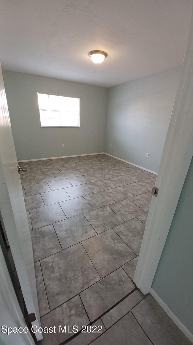 Building Photo - 181 Ulster Ln