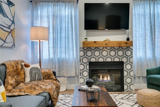 Building Photo - 75 N Valle Verde Dr