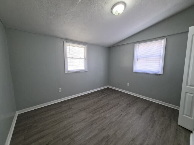 Building Photo - 4709 Ribble Rd