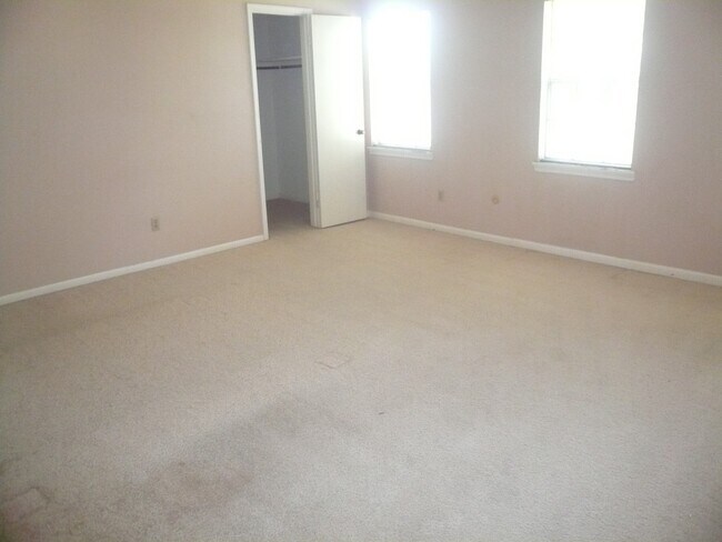 Building Photo - 9402 Meaux Dr