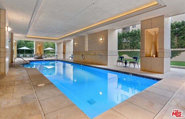 Building Photo - 10727 Wilshire Blvd