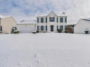 Building Photo - 411 Treeview Dr