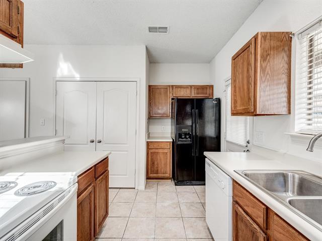 Building Photo - 715 Normandy Dr